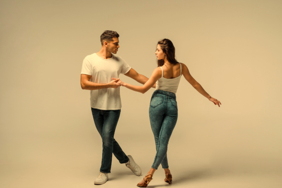 Bachata Intermediate Logo